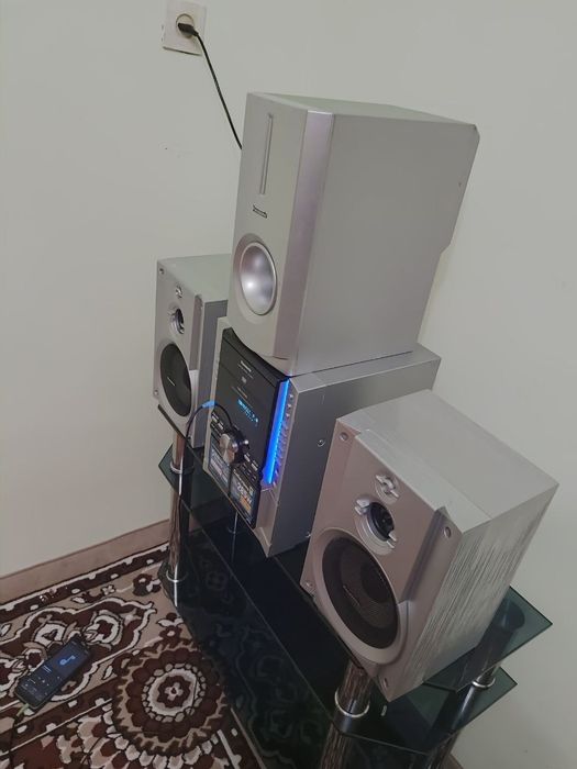 Psnasonic muzikalniy sentr xolati ideal 3.1 aux radio kaseta ketadi