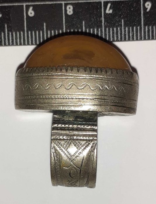 Inel Tuareg, model dom cu chihlimbar, argint tribal, Burkina Faso - mărimea 19 mm