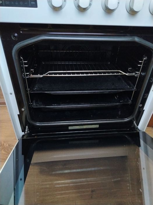 Газовая плита в хорошем состоянии