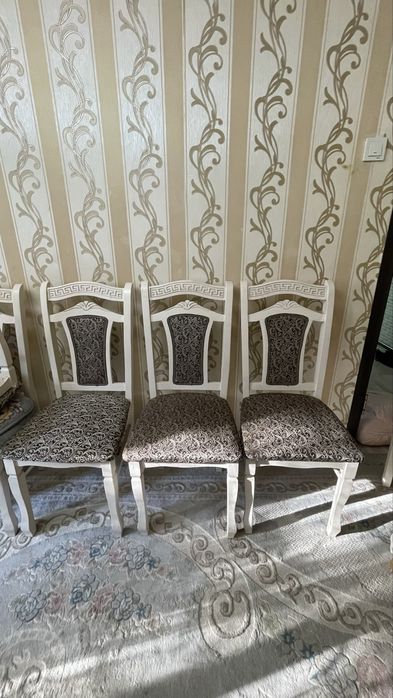 Стол и 12 стульев