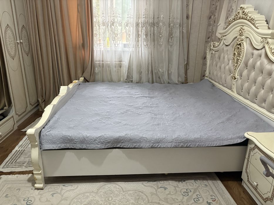 продам спальный гарнитур б/у. 150000тг.