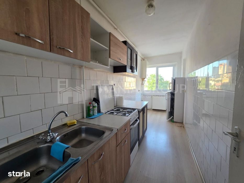Garsonieră decomandată, etaj intermediar - zona Astra