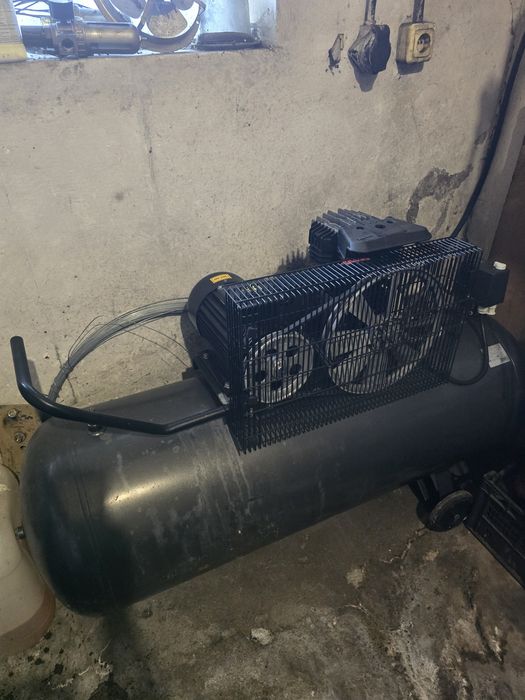 De vânzare elevatoare
