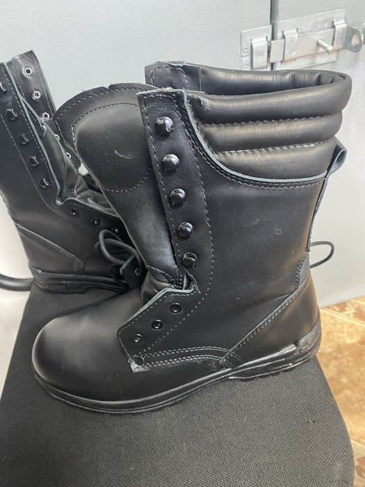 Обувь зимние берцы новые хорошего качество размер не подошел