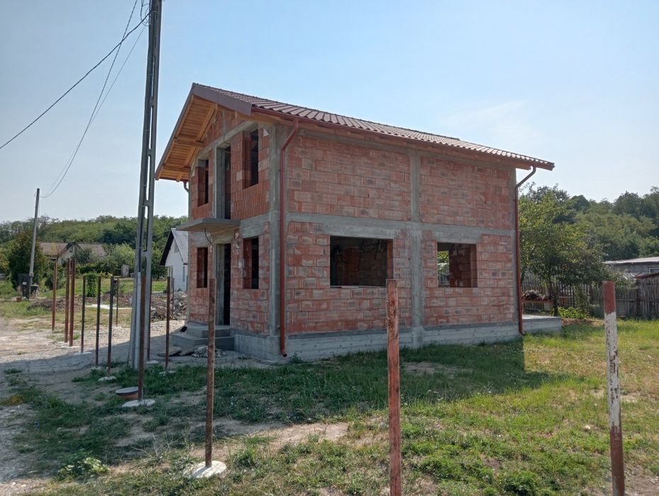 Casă de vânzare în Albota