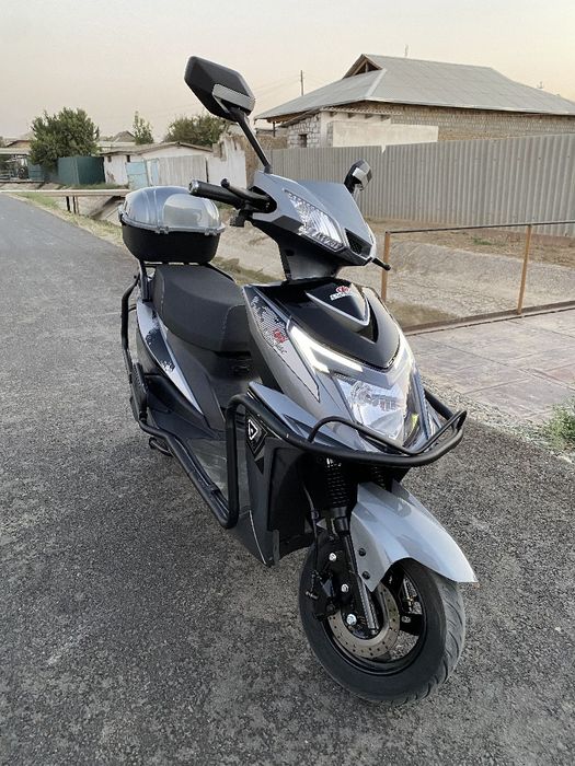 Скутер срочна сотилади!