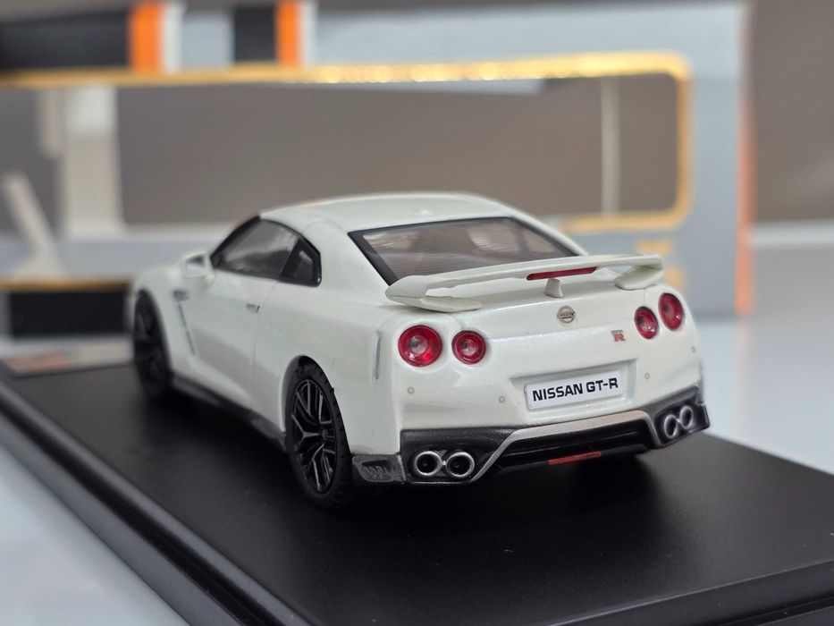 Macheta Auto 1/43 Premium X By IXO Nissan GT-R 2017