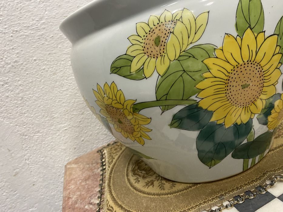 Огромна порцеланова кашпа