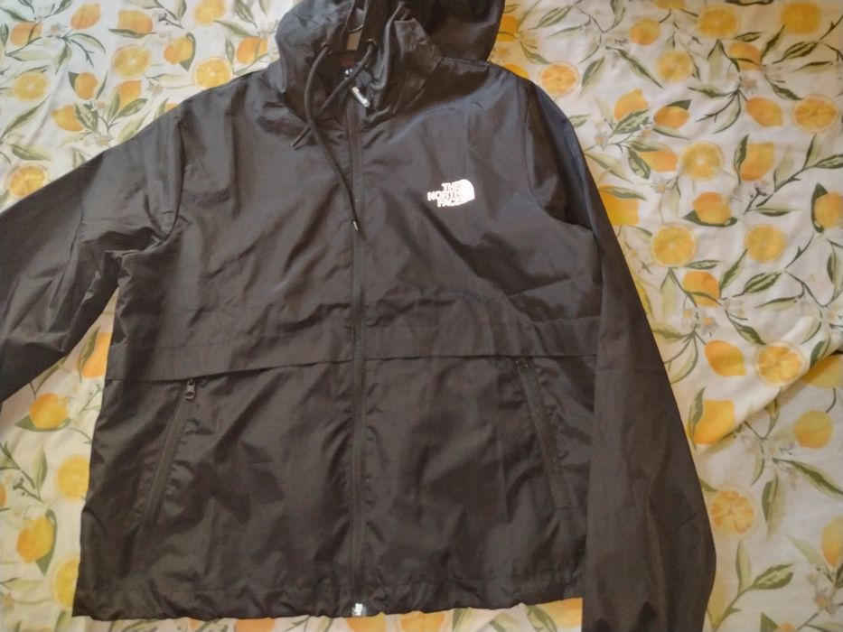 Дамско черно ново пролетно, есенно яке The North Face размер L . 
Благ