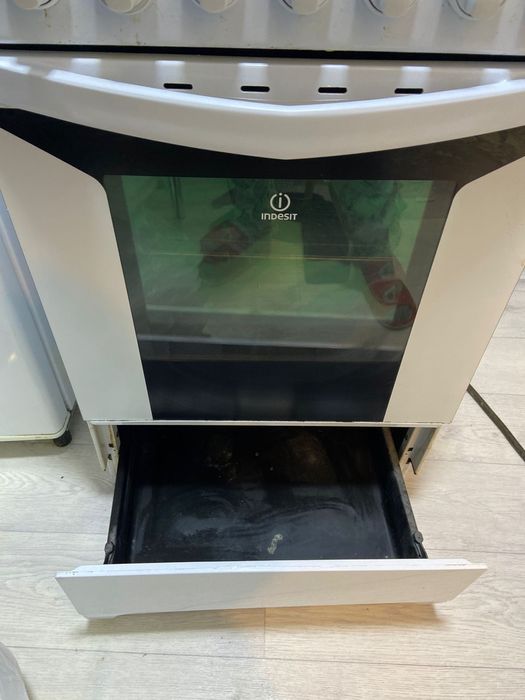 Продаю кухонную плиту