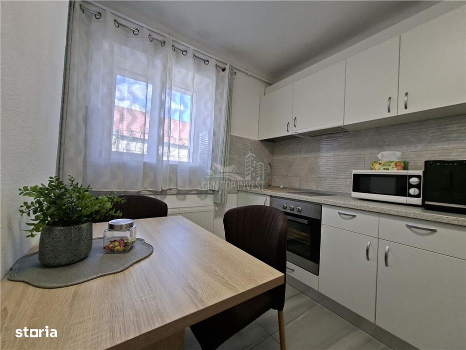Studio curte proprie 150 mp la casa zona Centrala