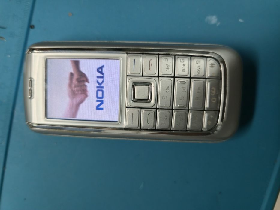 Telefon Colectie: Nokia 6151 recarosat