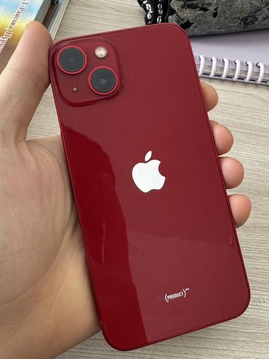 Iphone 13 product red