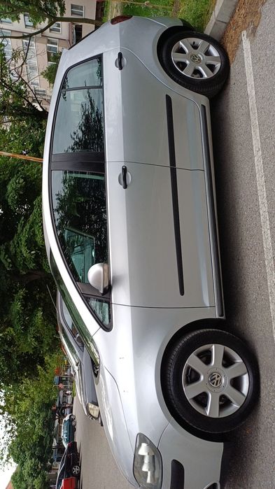 Продавам лека кола фолксваген голф плюс