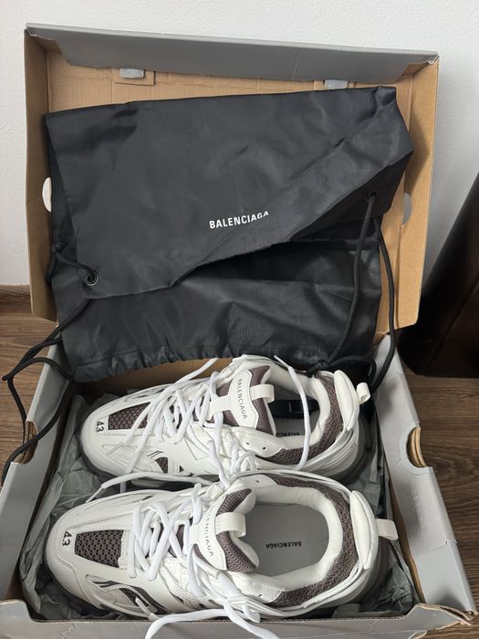 Balenciaga track