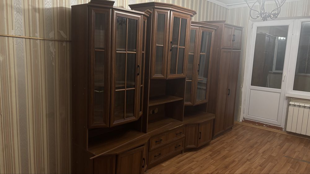 Шкаф      в     гостиную