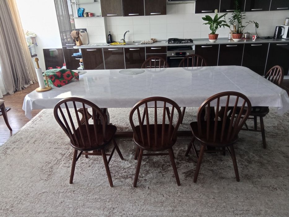 Продам стол срочно