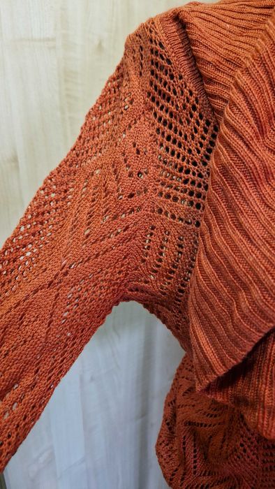 Продам новый ажурный свитер