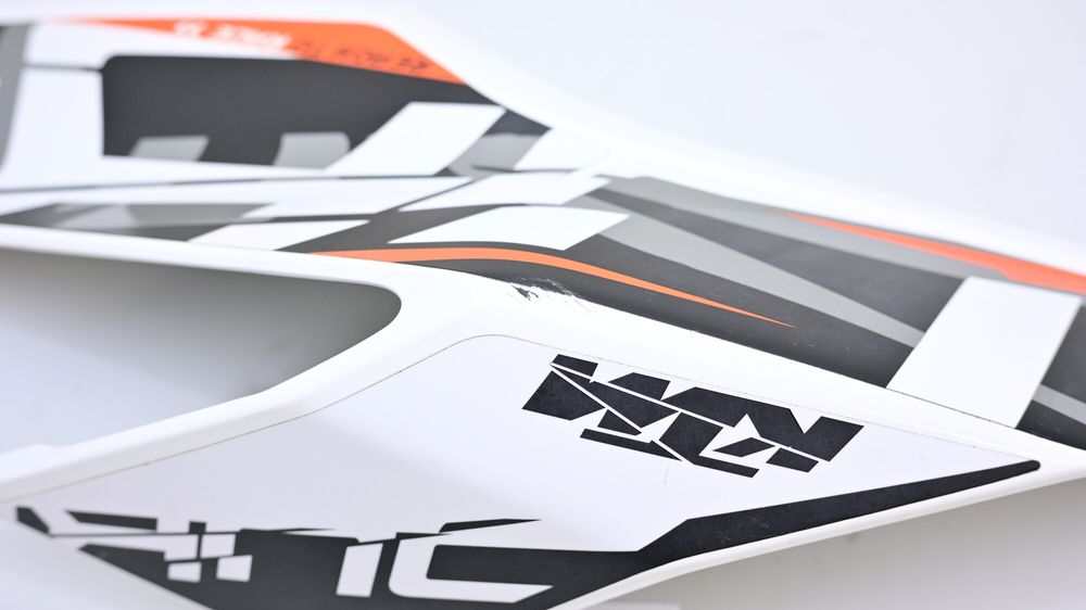 Carena Lateral Stanga KTM Duke 125 2017 - 2023