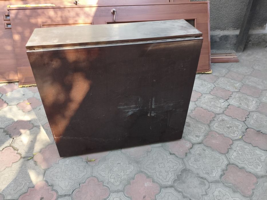 Стол раскладной.