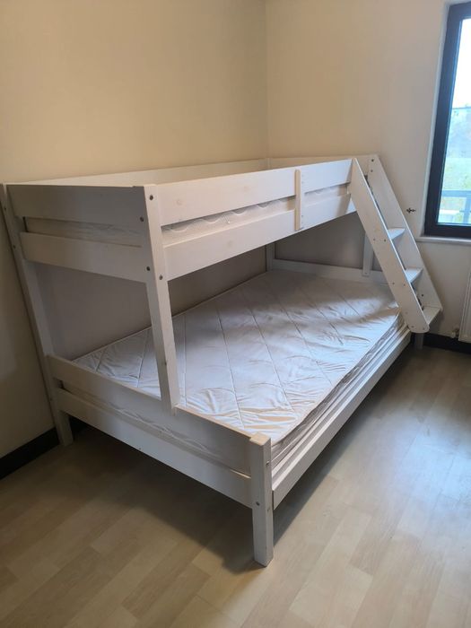 Двухъярусная детская кровать