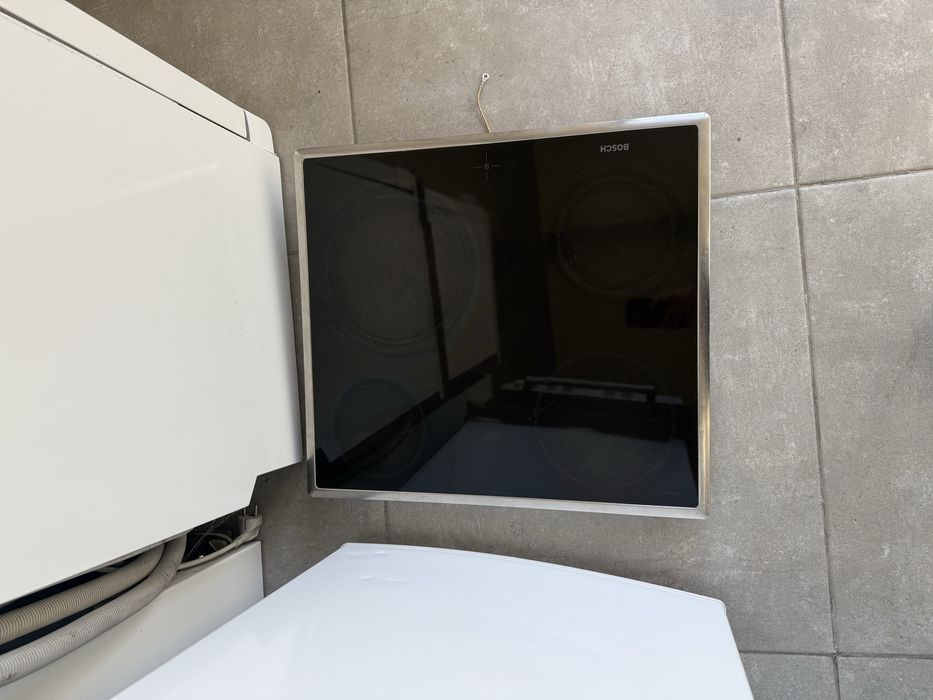 Бяла фурна за вграждане Bosch с керамичен плот