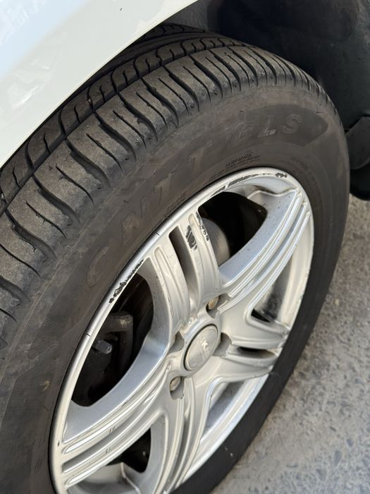 Продам авто машину VESTA