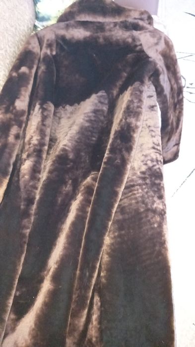 Продаю шубу цигейковую