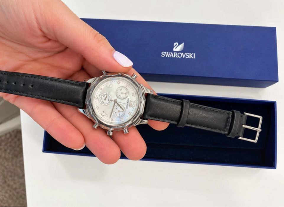 Ceas.   Swarovski