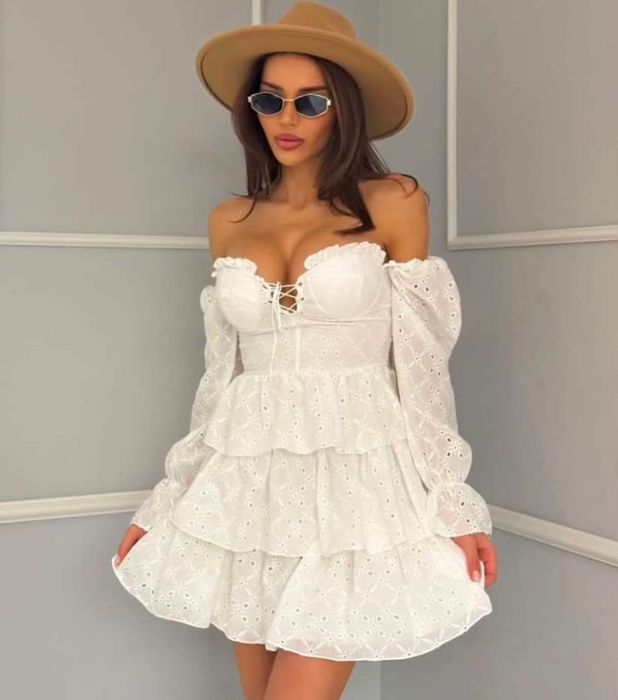Бяла рокля на LBD