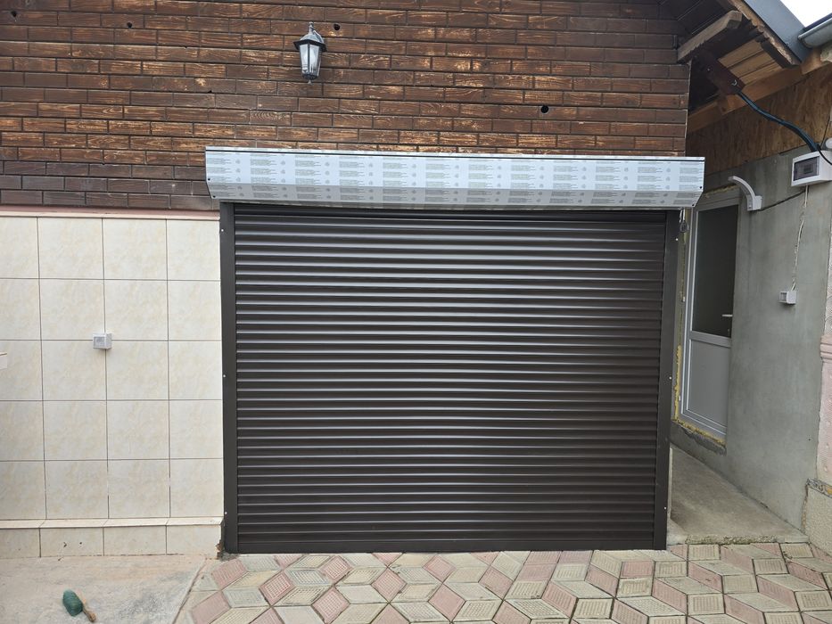 Usi garaj rulou din Aluminiu