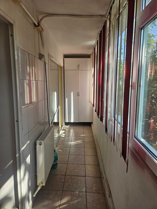 Inchiriez apartament 2 camere