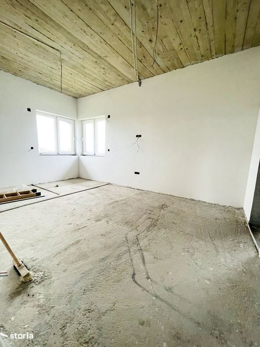 Casǎ de vânzare 7 camere P+E Sânmartin