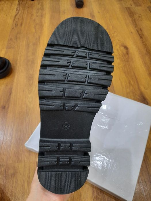 Продам женские обувь