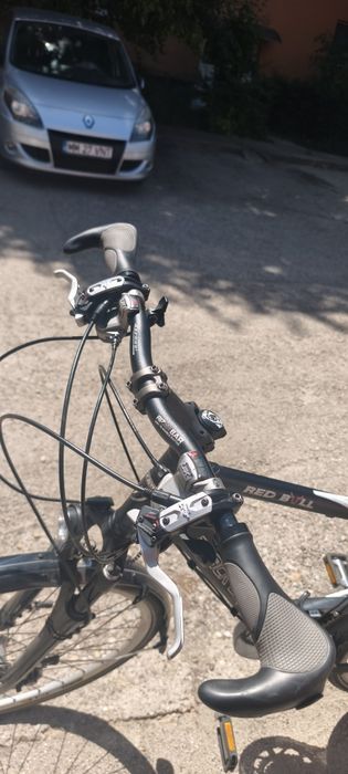 Bicicleta de trekking RedBull Black Creek
