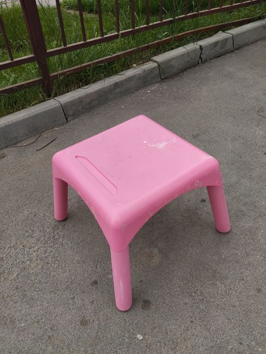 Продам детский столик