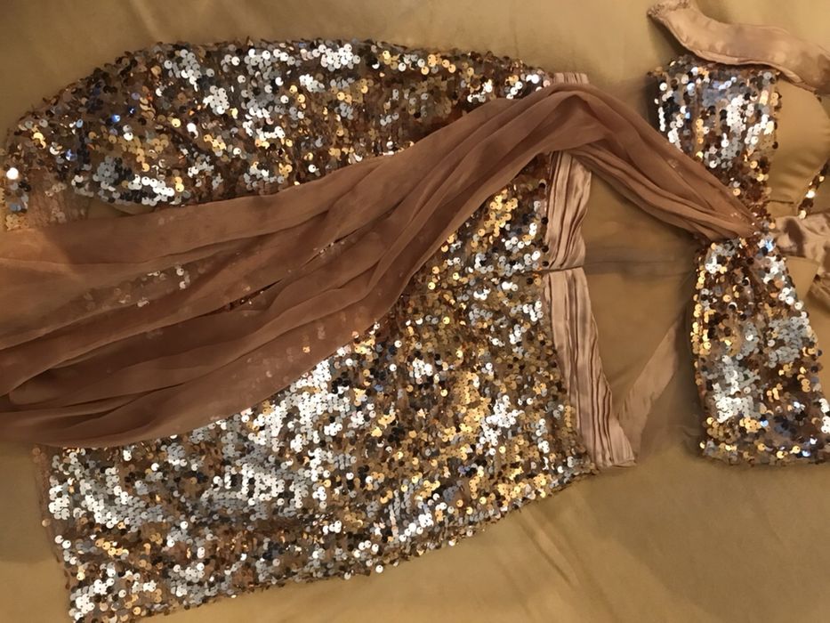 Rochie paiete aurie