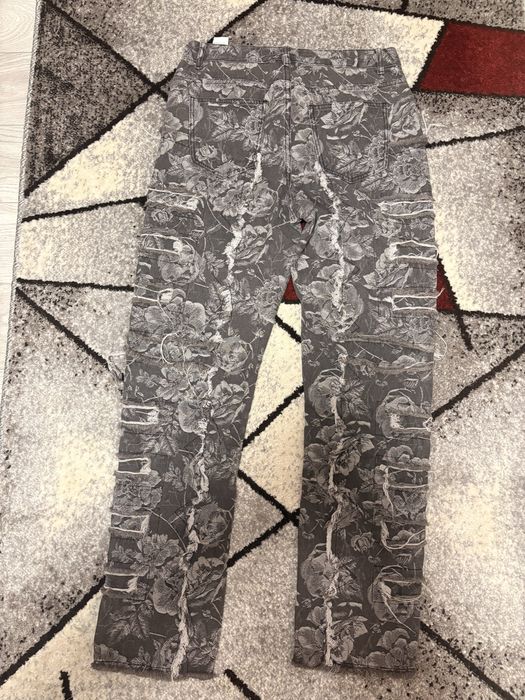 Pantaloni flared