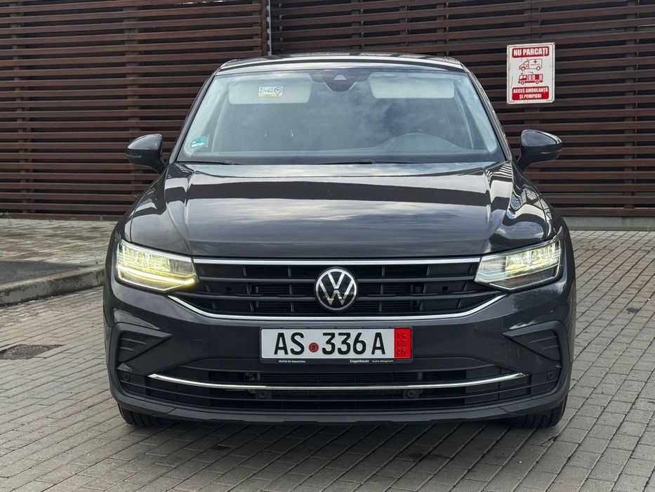 Volkswagen Tiguan 2.0TDi 150 CP Automat Full Led Navi Distronic Lane Assist