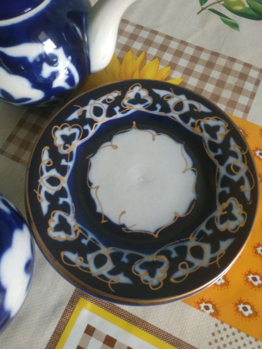 Набор посуды почти новый.