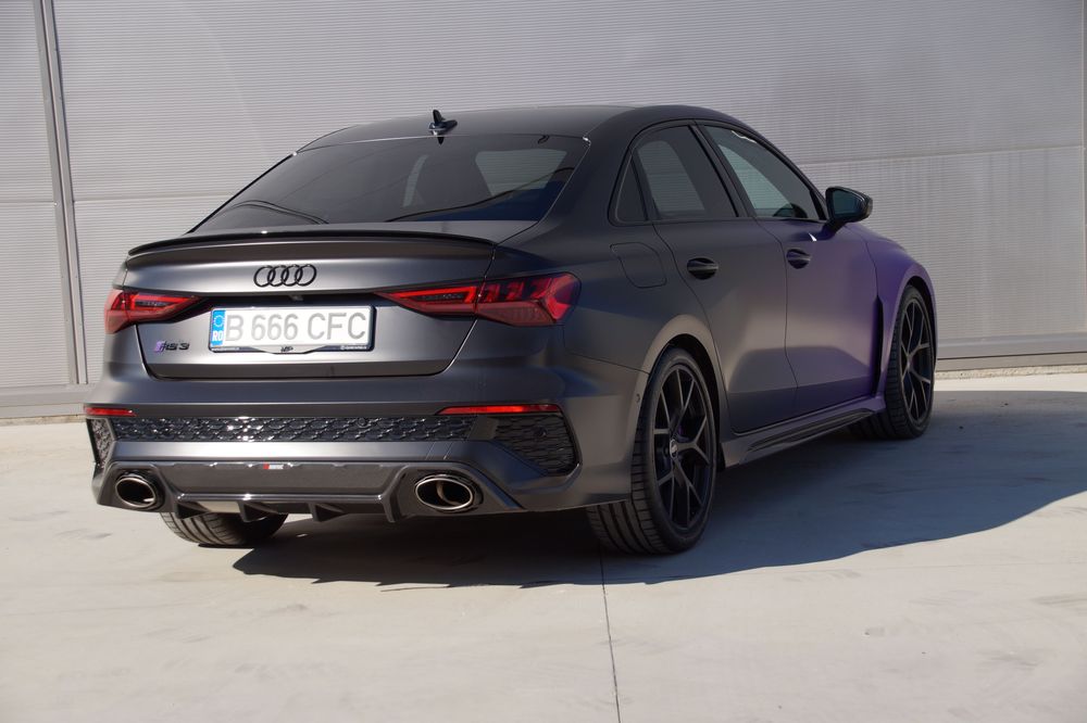 Audi RS3 limousine AKRAPOVIC