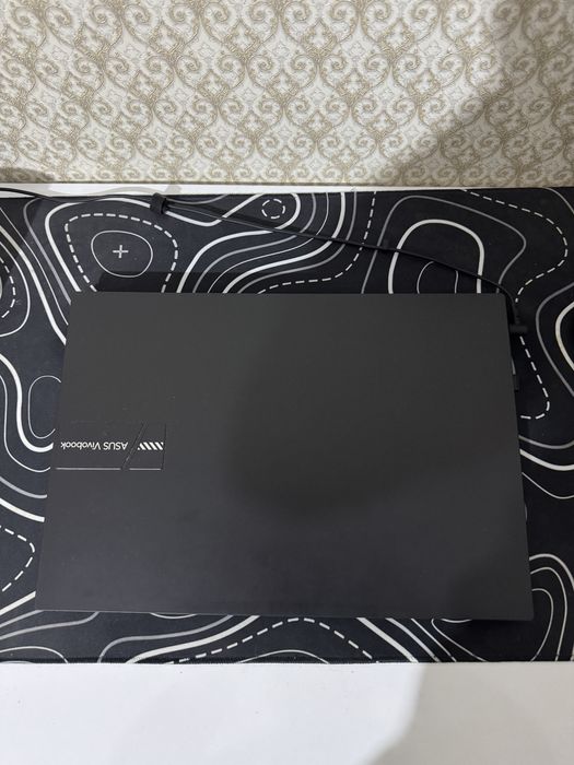 ASUS Vivobook 16