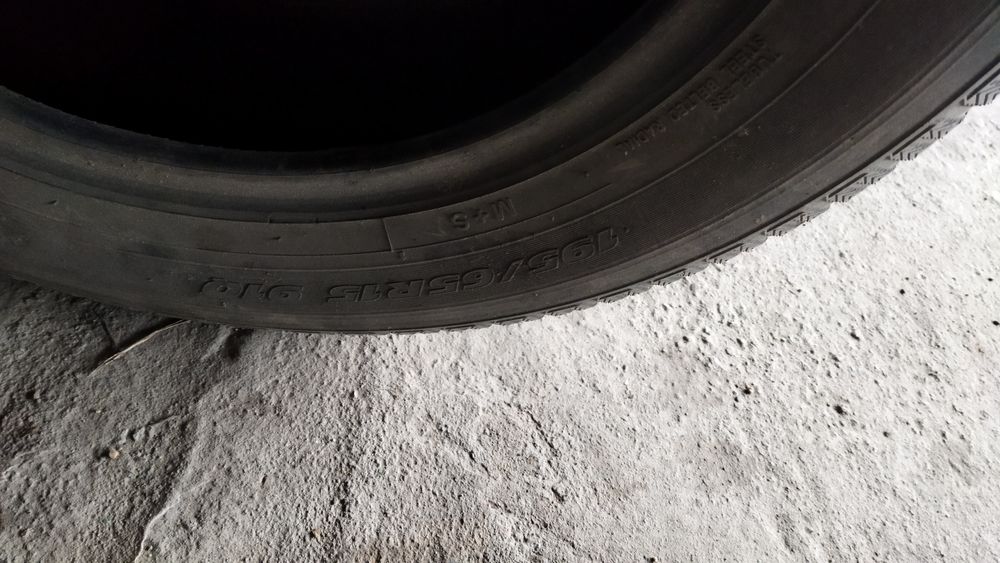 Шины продам на .