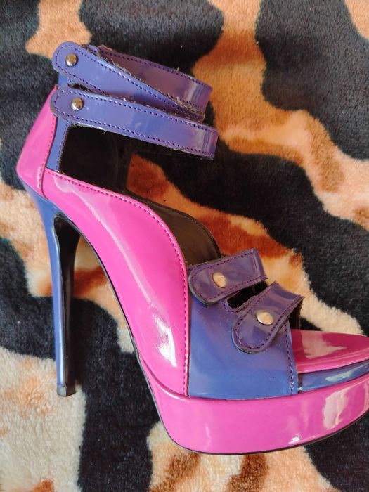 Обувки  високи  токчета Дарис