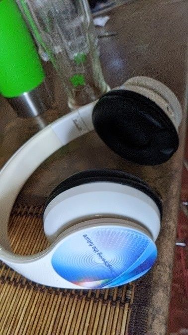 Продам новые bluetooth наушники