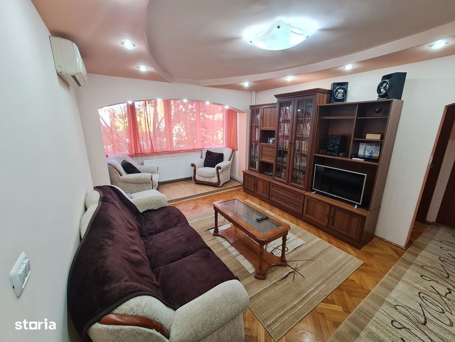 Inchiriez apartament 2 camere Modern Bou Rosu, et. 1, Centrala, Clima.