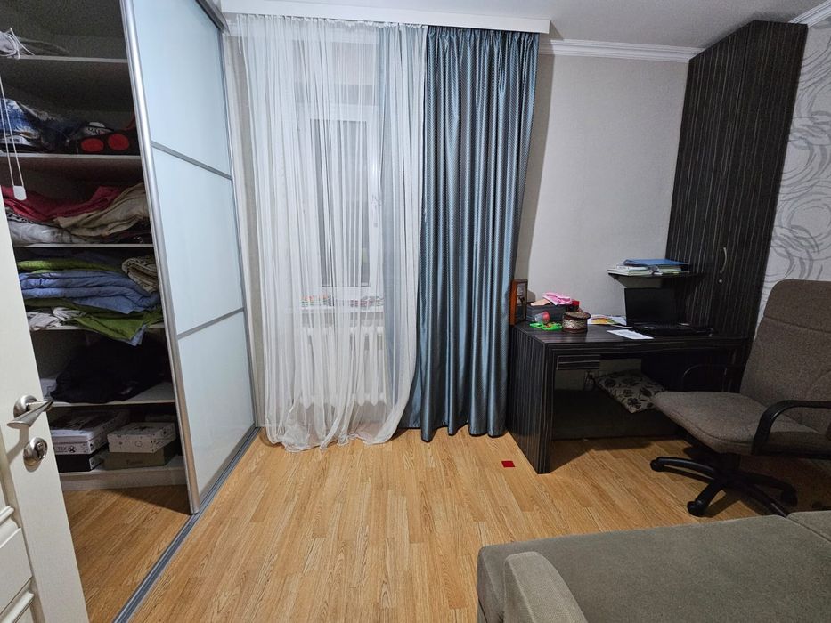 Шкаф и Стол за 60 т т