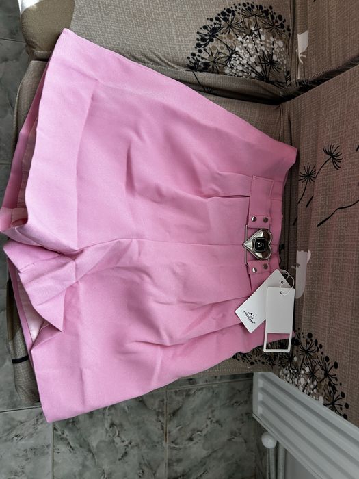 Розов къс панталон