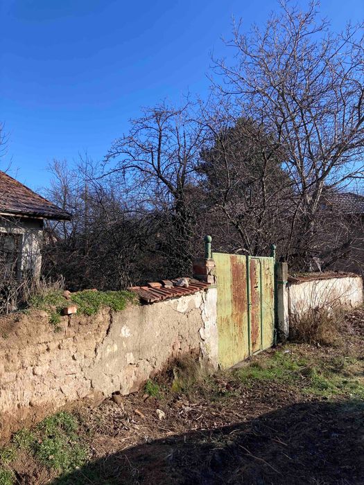 Продавам къща 55 кв. м. село Лесново/ град Елин Пелин