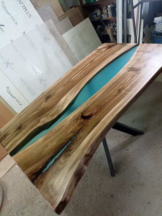 Трапезни маси от масив и епоксидна смола